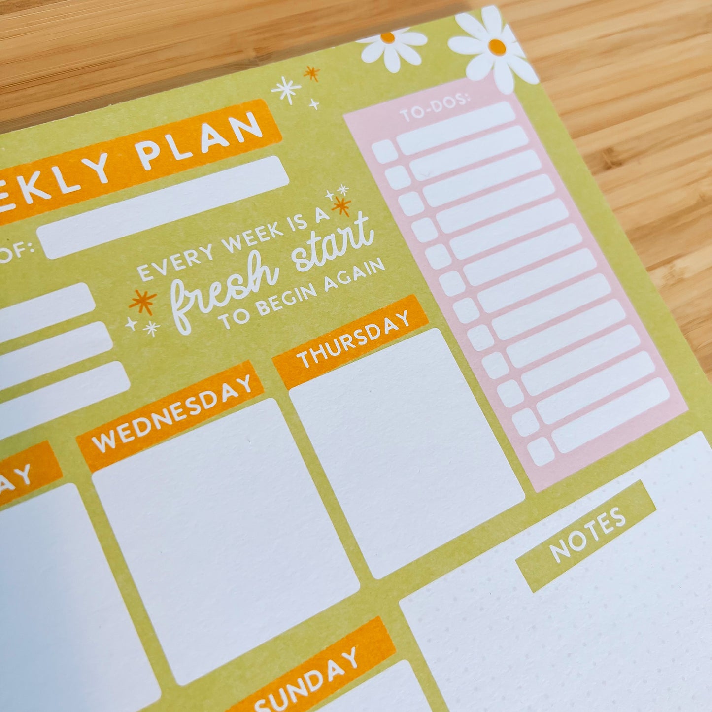 Green Daisy Weekly Plan Notepad