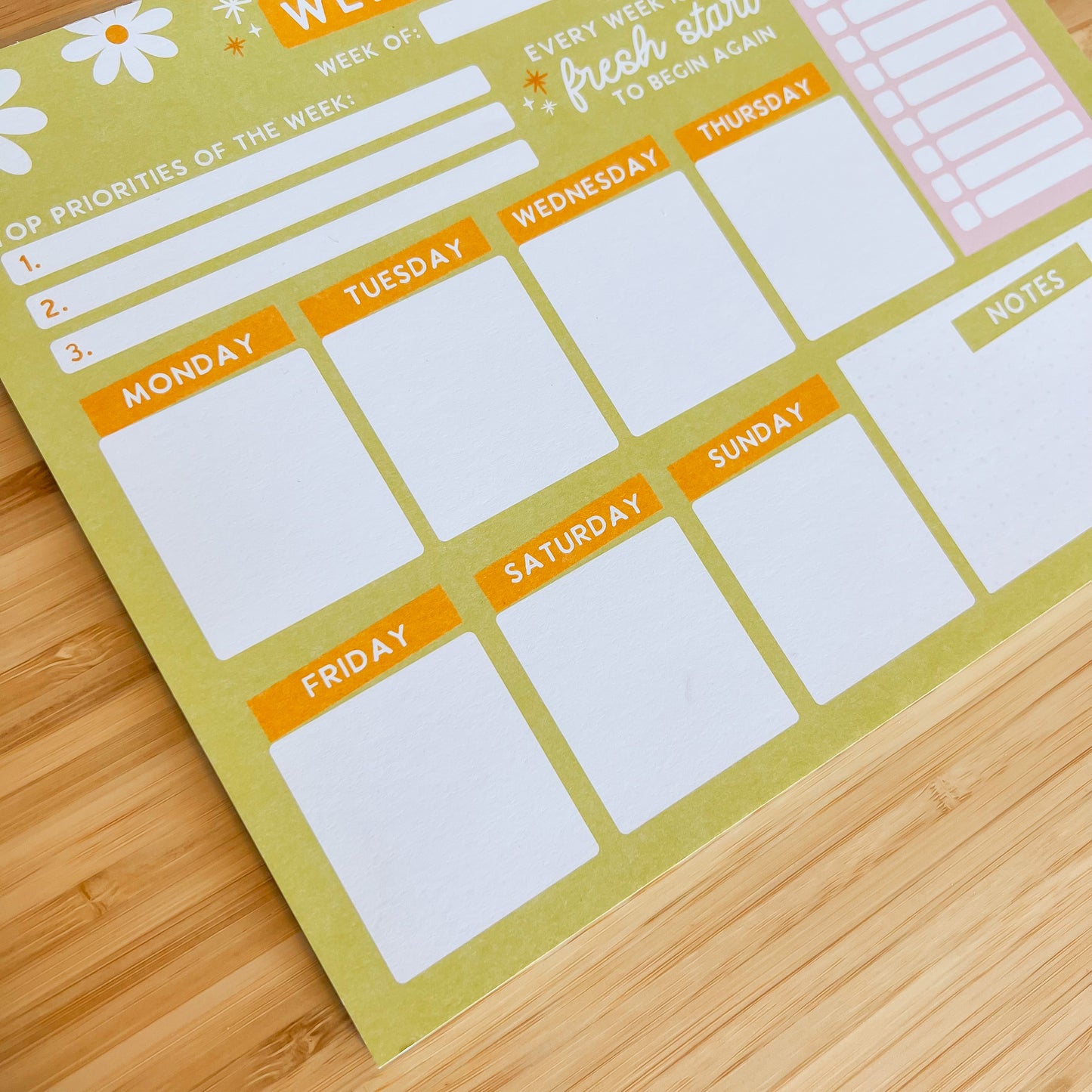 Green Daisy Weekly Plan Notepad